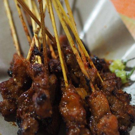 Sate Babi Bawah Pohon