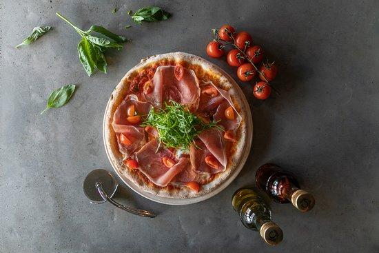 Romans Pizzeria & Bar