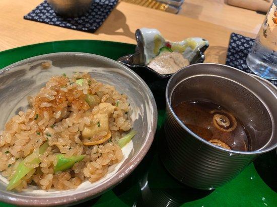 Maetomo Restaurant & Bar