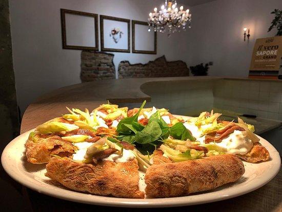 Manna cucina con pizza