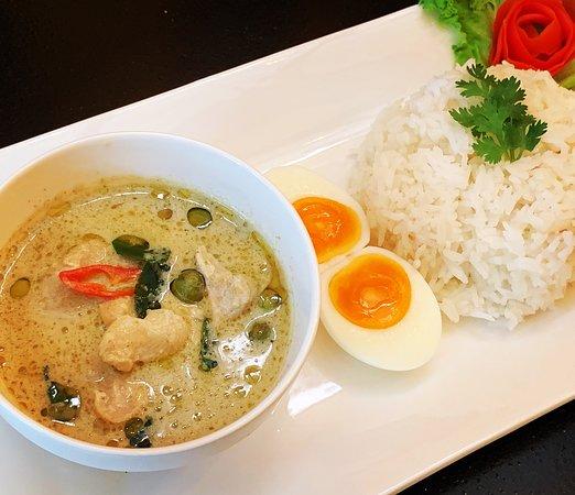 The 112 Phra Athit Cafe & Bar