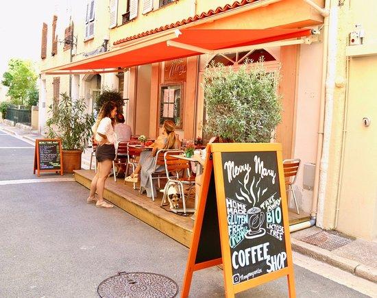 Merry Mary Cocooning Coffee & Lunch