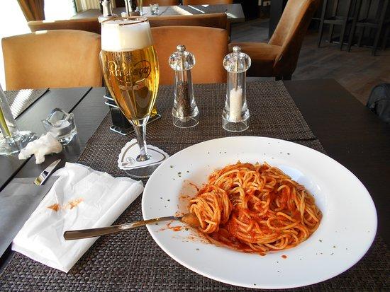 Unique Cafe Lounge Bar