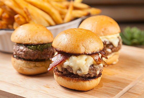 Caco's Steak n' Burger House