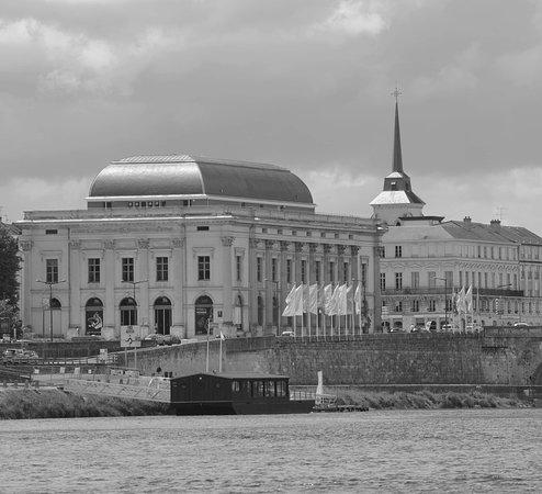 Bateau bar restaurant Sur les Quais