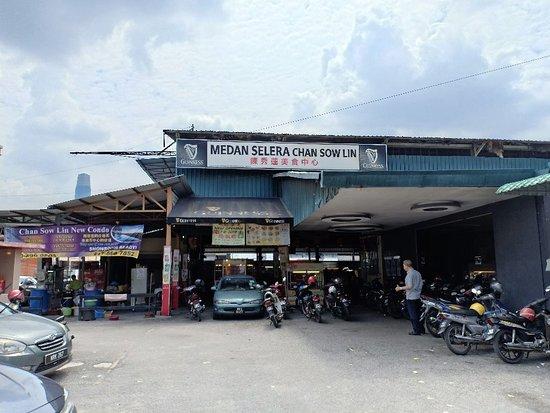 Girl and Mommy Famous Curry Mee