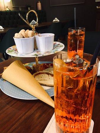 Eclair - Cafe & Bistrot