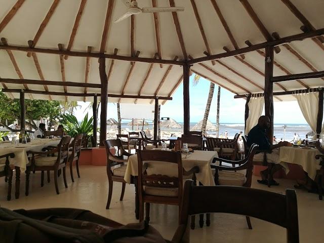 Rosada Restaurant & Pizza Beach Music Bar