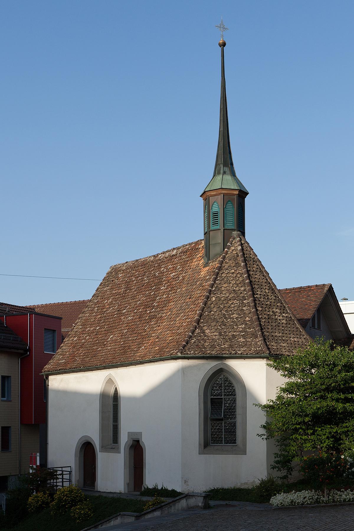 Katholische Kirche St. Johannes der Täufer mit Beinhaus St. Anna