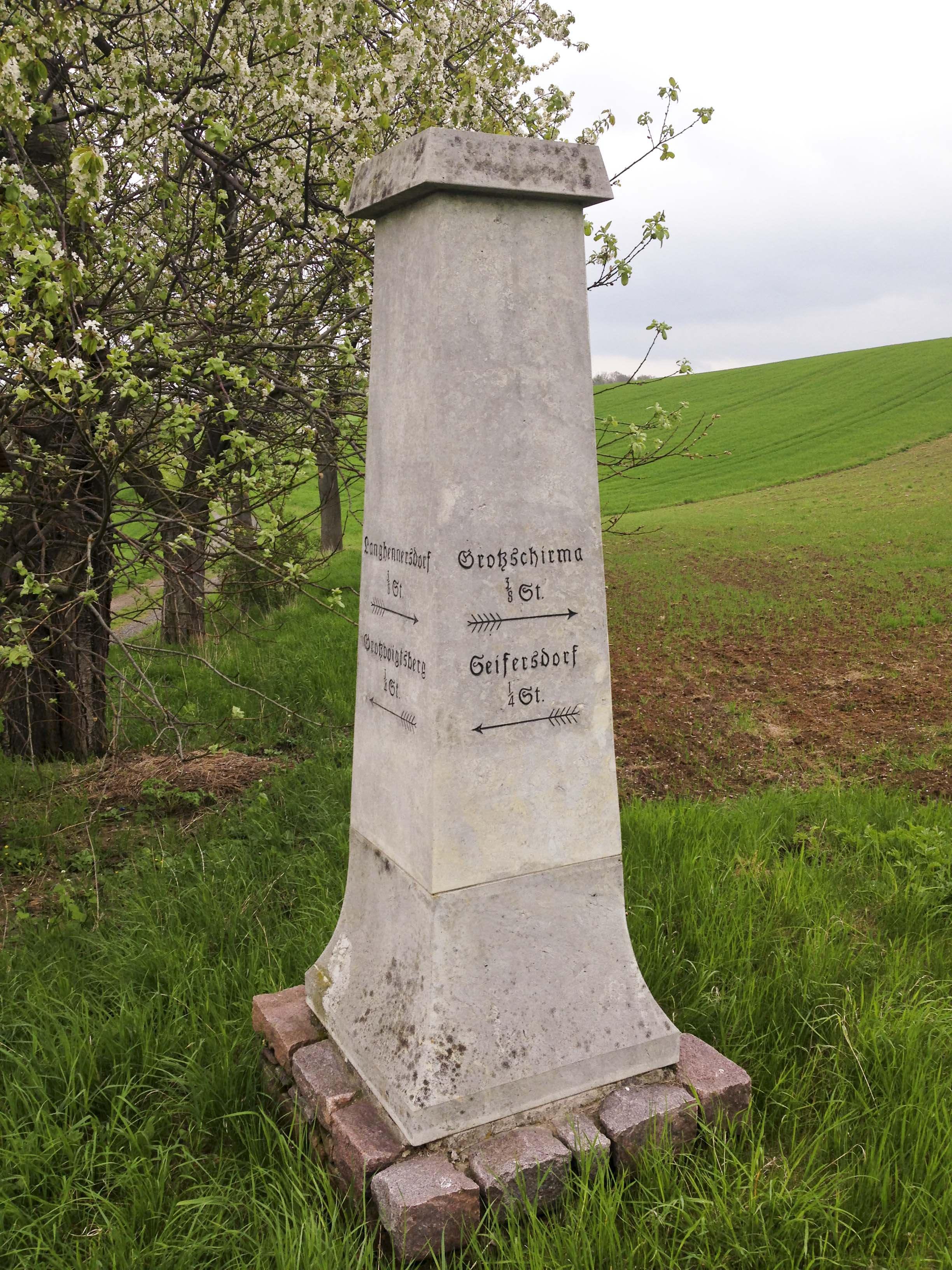 Kursächsische Postmeilensäule Seifersdorf