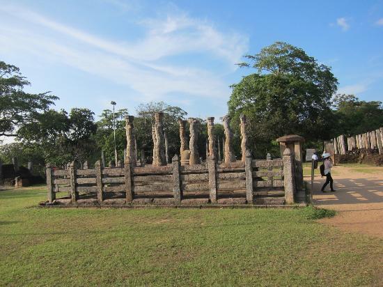 Pomnik Nissanka Latha Mandapaya