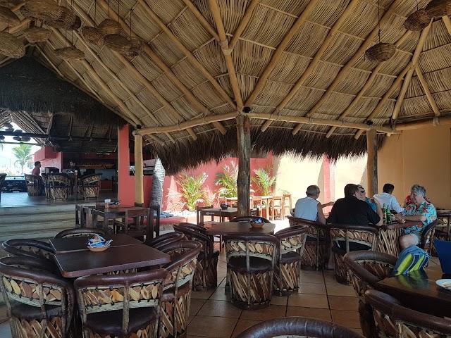 Mahalo Sea Food & Bar