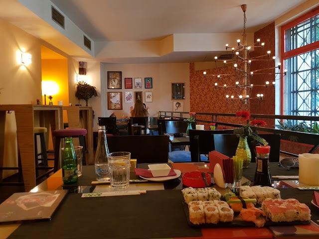 MOON Sushi & Fusion Food