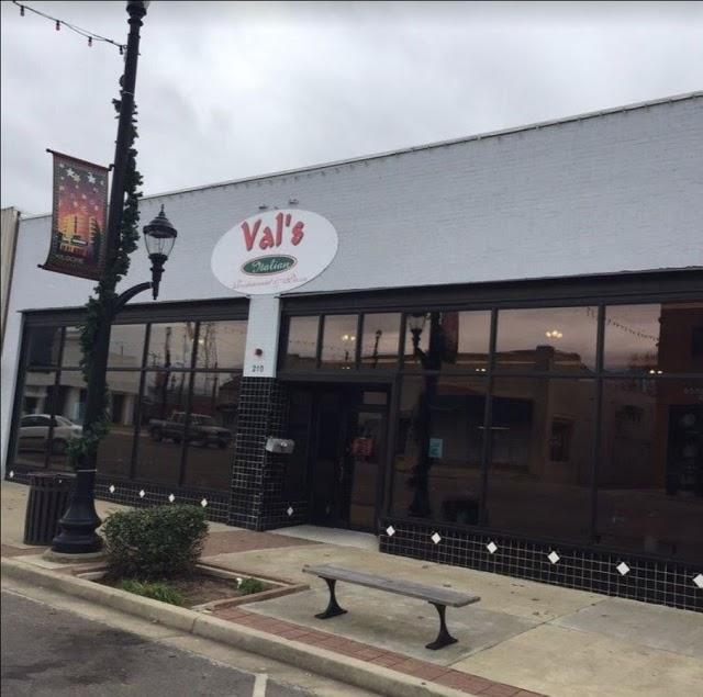 Val's Italian Restaurant & Pizza