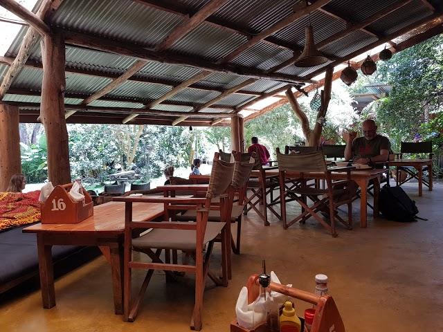 Lazy Bones Bar And Restaurant