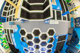 Trampoliny w parku Saltos