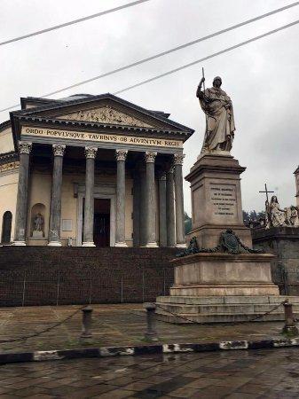 Monumento a Vittorio Emanuele I