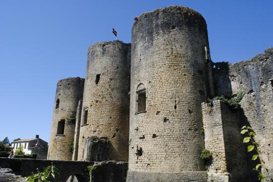 Château de Villandraut