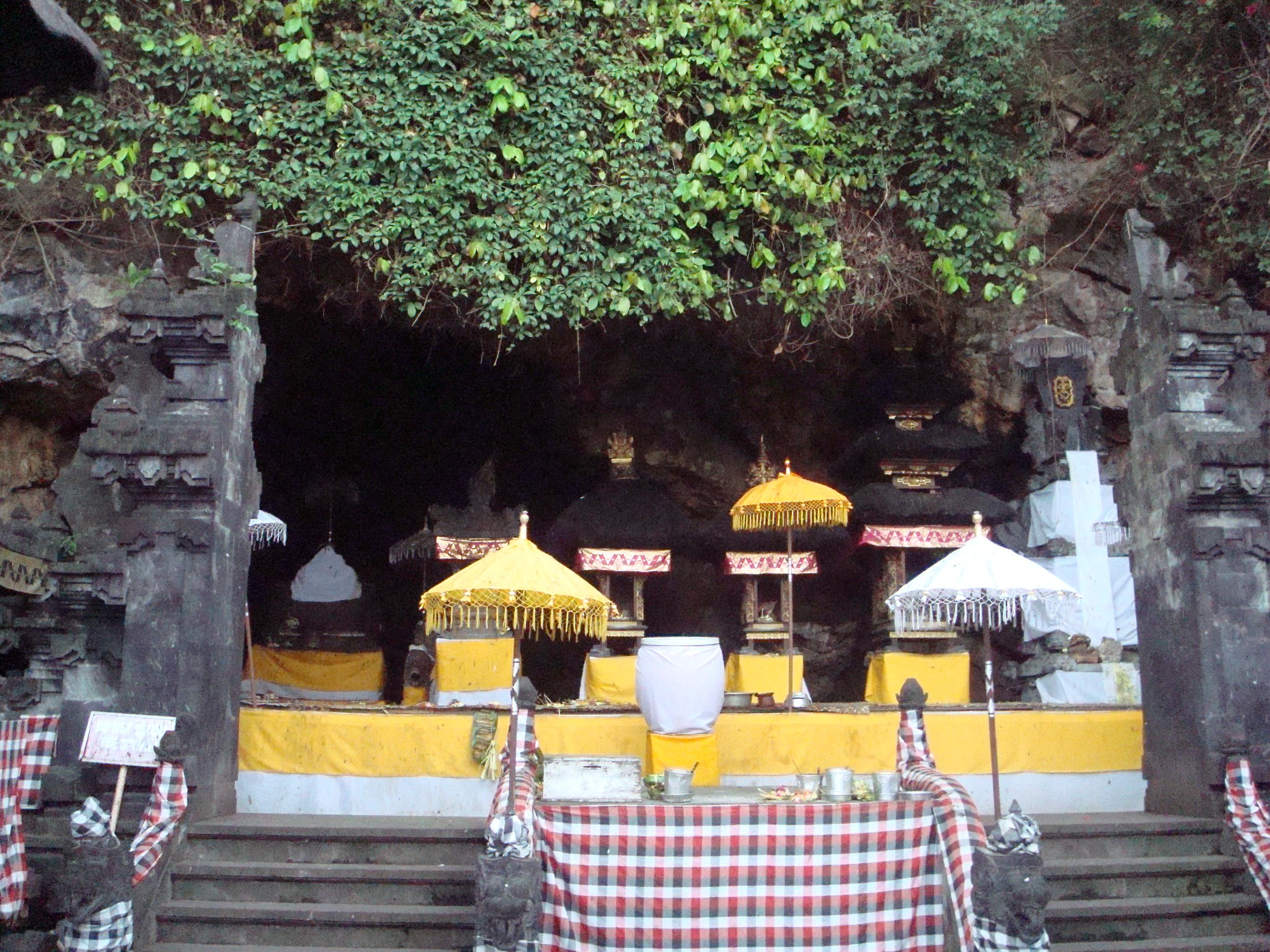 Pura Goa Lawah