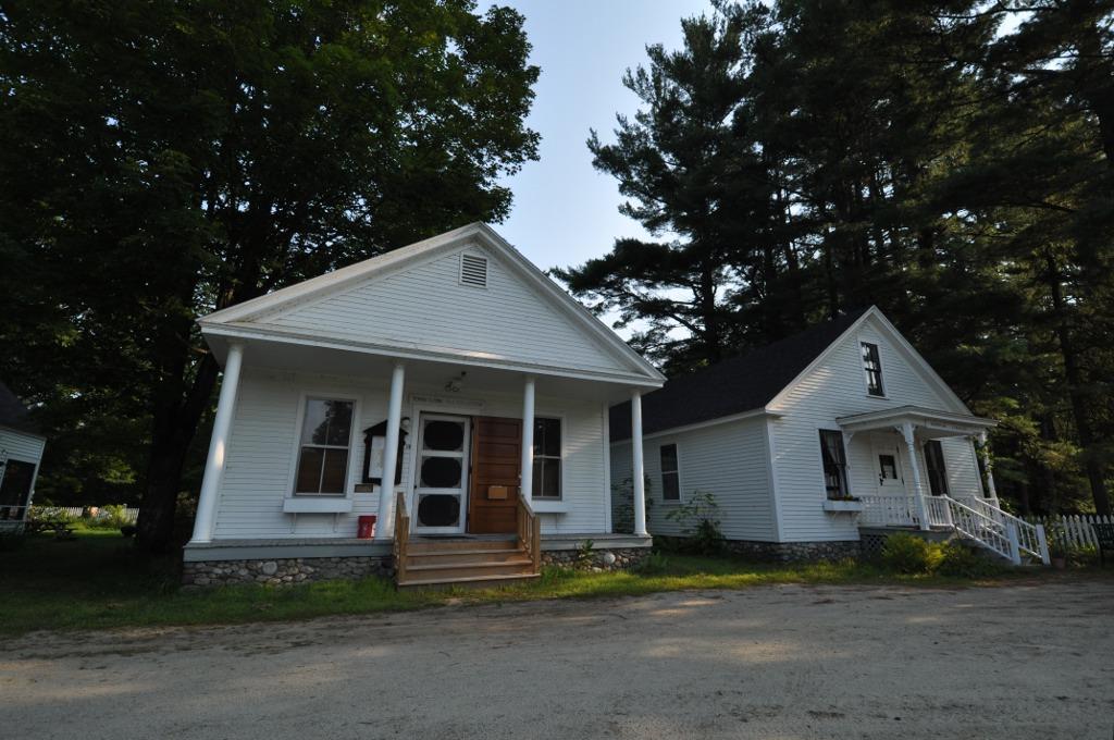 Hebron Village Historic District