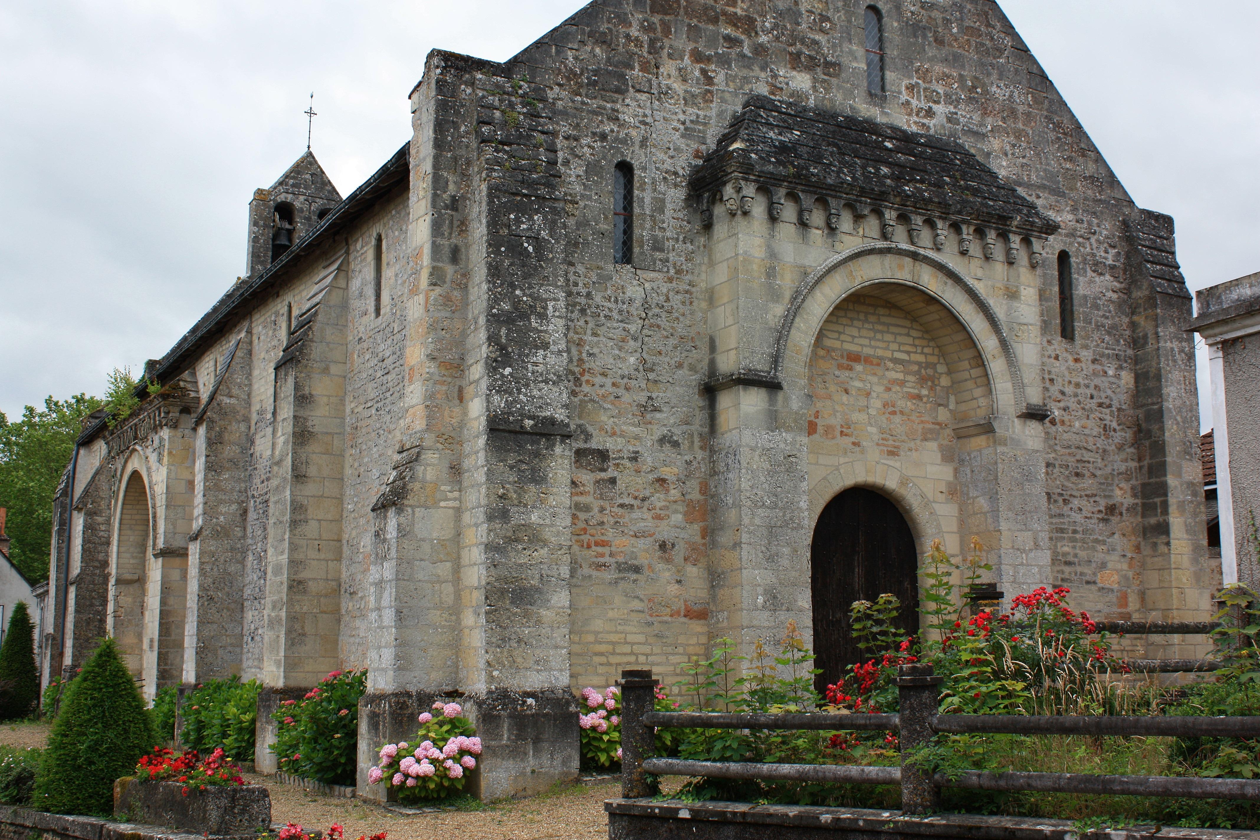 église de la Sainte-Trinité de Pont-de-Ruan