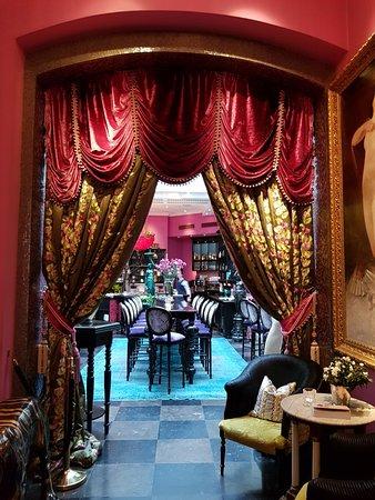 Dorsia Hotel & Restaurant