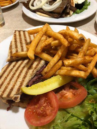 Rich's Deluxe Restaurant