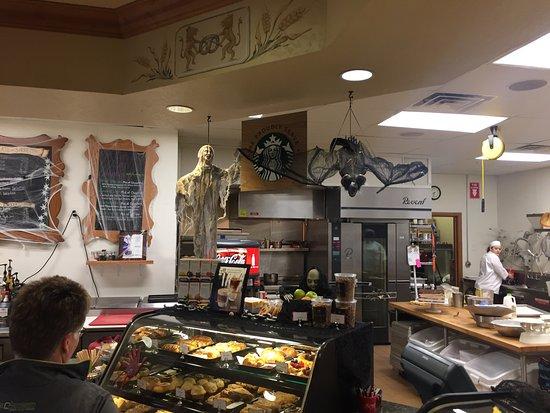 Bäckeri and Eis Café at Zermatt Resort