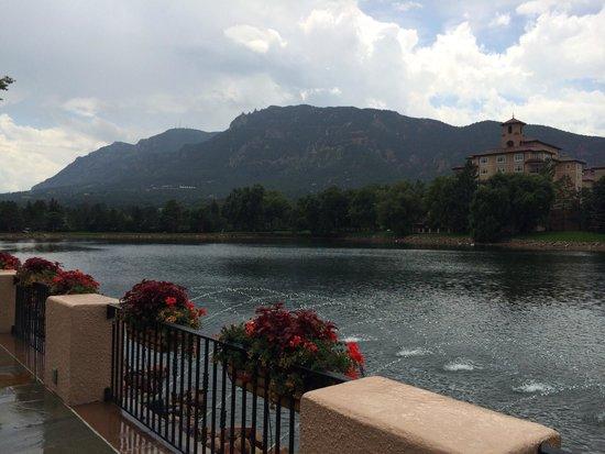 Broadmoor Golf Club Dining Room & Grill