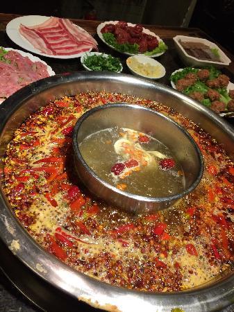 BaShu Da ZhaiMen Hotpot