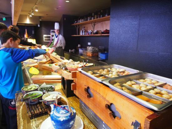 The Oriental Pearl TV Tower Of Shanghai Revolving Restaurant