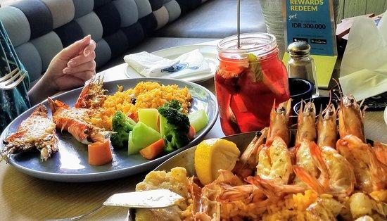 Fish and Co. Beachwalk Mal