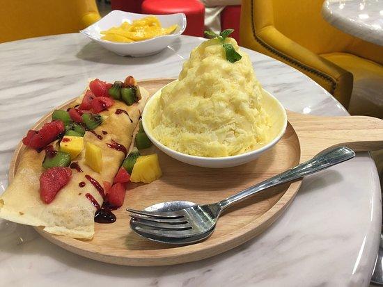 Huck Snowflake Ice Cream