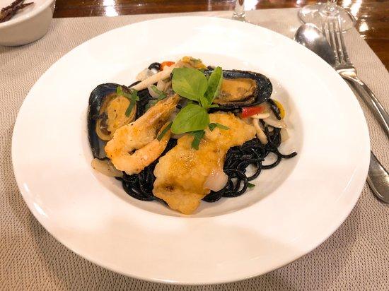 Tharn Fai Kao Grill Room