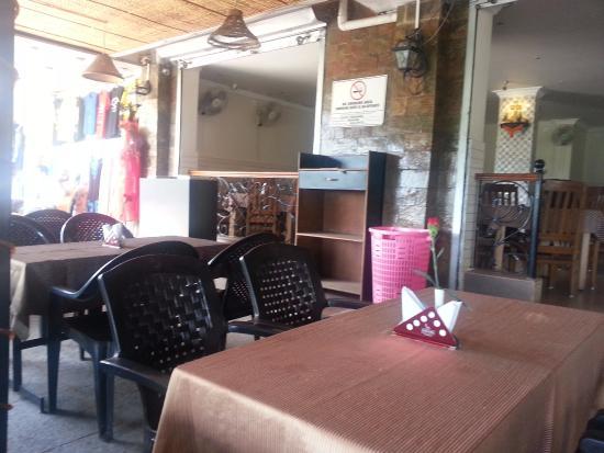 Portofino's Bar and Restaurant