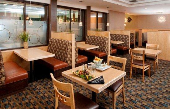 Fixin's Homestyle Eatery