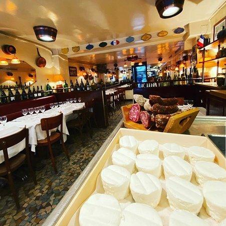 Au Moulin a Vent Chez Henri