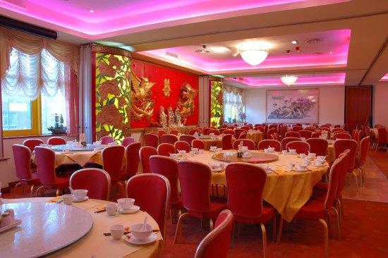 Glamorous Chinese Restaurant