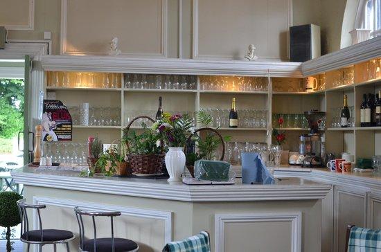 Palm Court Bar & Restaurant