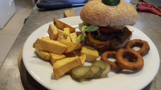 Alinda Cafe & Restaurant