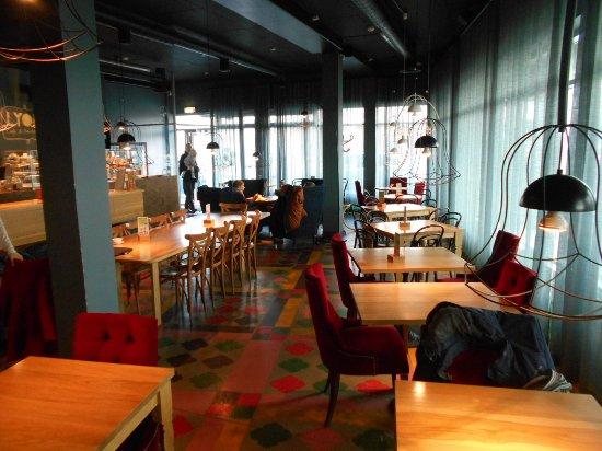 Cafe Lyon Coffee & Restaurant