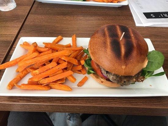 Cegin Harri's Kitchen