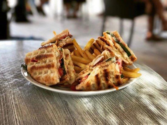 Akti Beach Bar-Restaurant