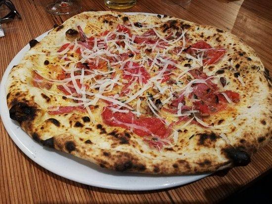 radici pizza and food