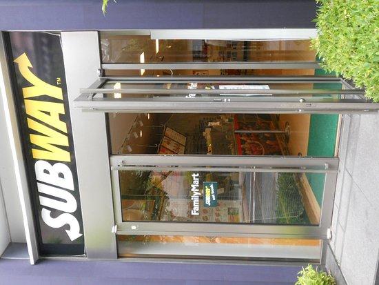 Subway Shiba-Daimon Familymart