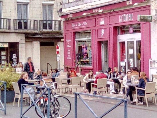 La Tonnelle Bar à vin