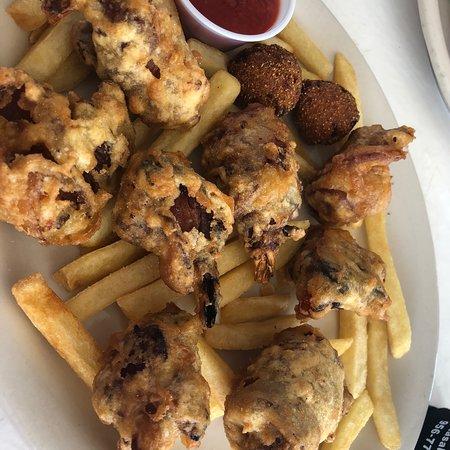 Montana's Bar and Grill