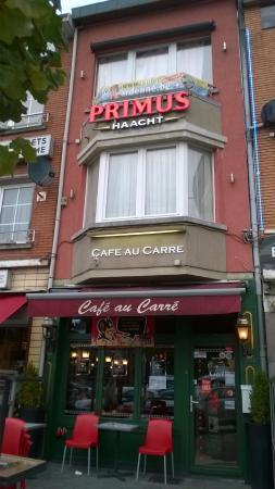 Taverne pub au carre