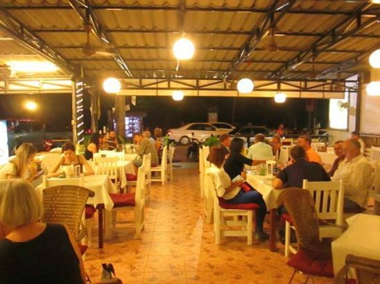 Salotto Italy's Smile Restaurant & Pizzeria