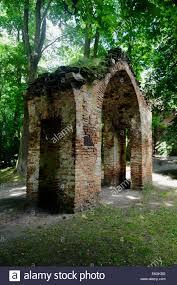 Künstliche Ruine
